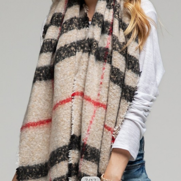 Plaid boucle oblong scarf - Picture 3 of 4